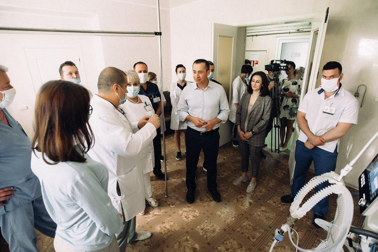 В больнице скорой помощи Днепра появился уникальный аппарат ИВЛ 1