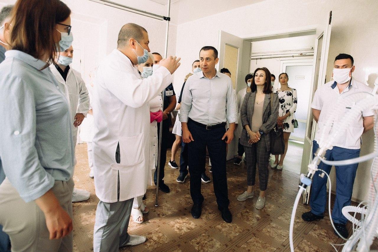 В больнице скорой помощи Днепра появился уникальный аппарат ИВЛ 2