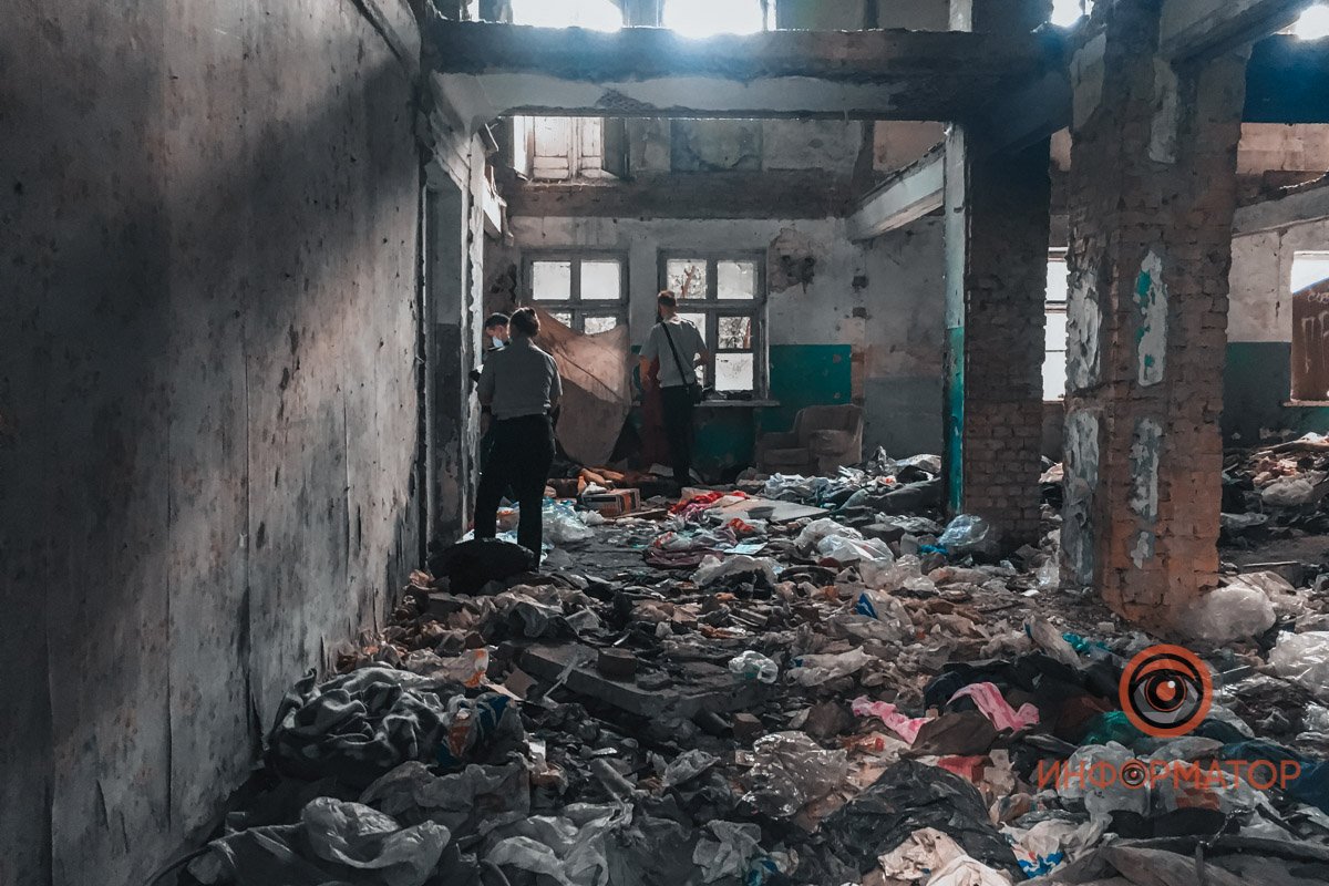 На месте работает СОГ и судмедэксперт