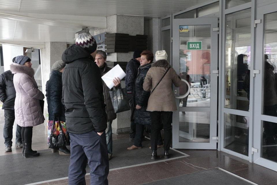 Горсовет не пускают 3