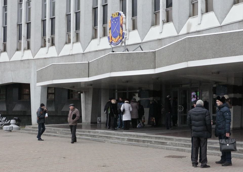 Горсовет не пускают 5