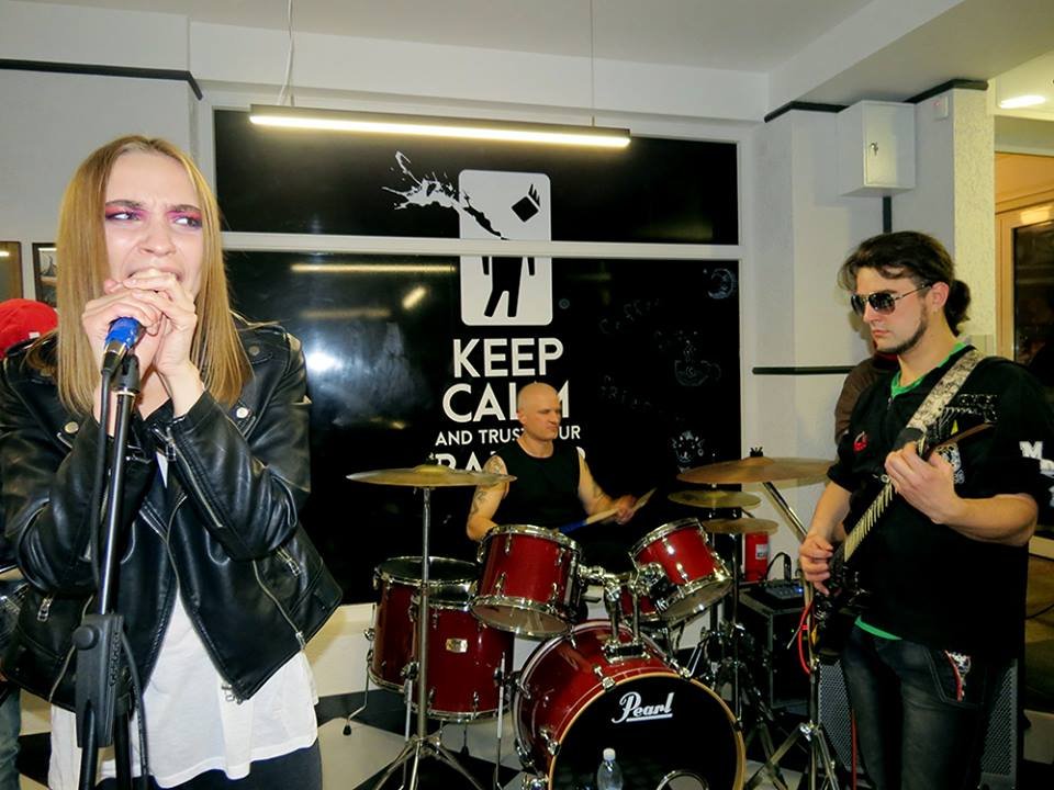 15139338_1351946571483866_1470680692_n