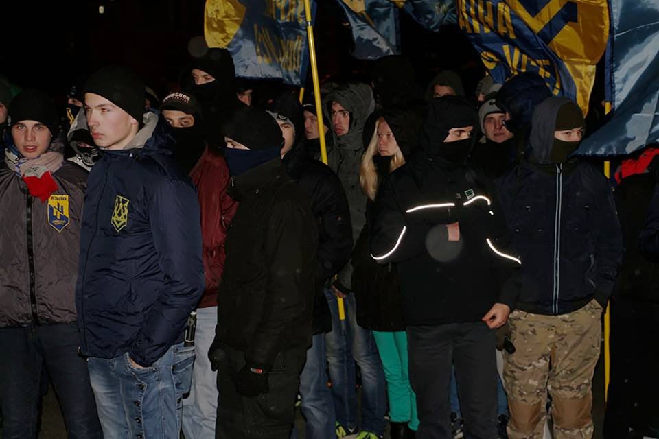 15319450_1366065543405302_1275763485_n