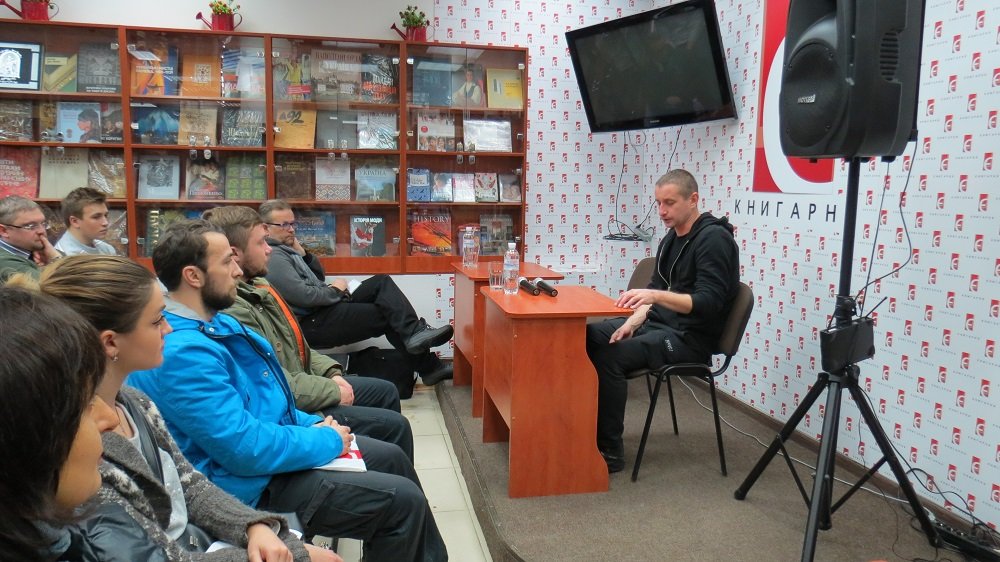 Жадан и собаки в Днепре: это одна канава, которую мы копаем много лет (ФОТО, ВИДЕО) 3