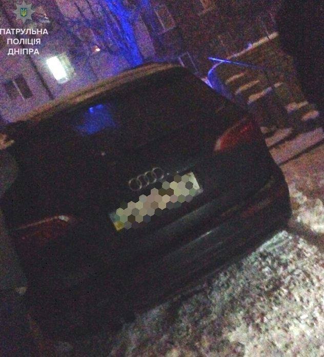 В Днепре снова стреляли или почему водитель на Audi Q5 пытался наехать на полицейских (ФОТО) 1