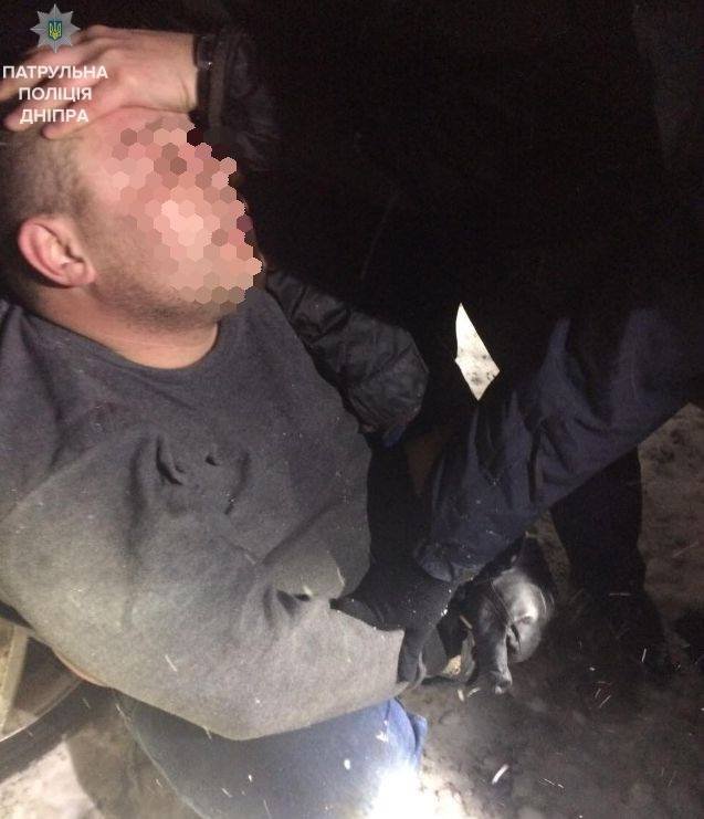 В Днепре снова стреляли или почему водитель на Audi Q5 пытался наехать на полицейских (ФОТО) 2