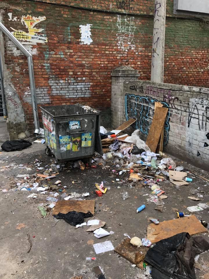 В центре города образовалась свалка: куда жаловаться и кто виноват (ФОТО) 2