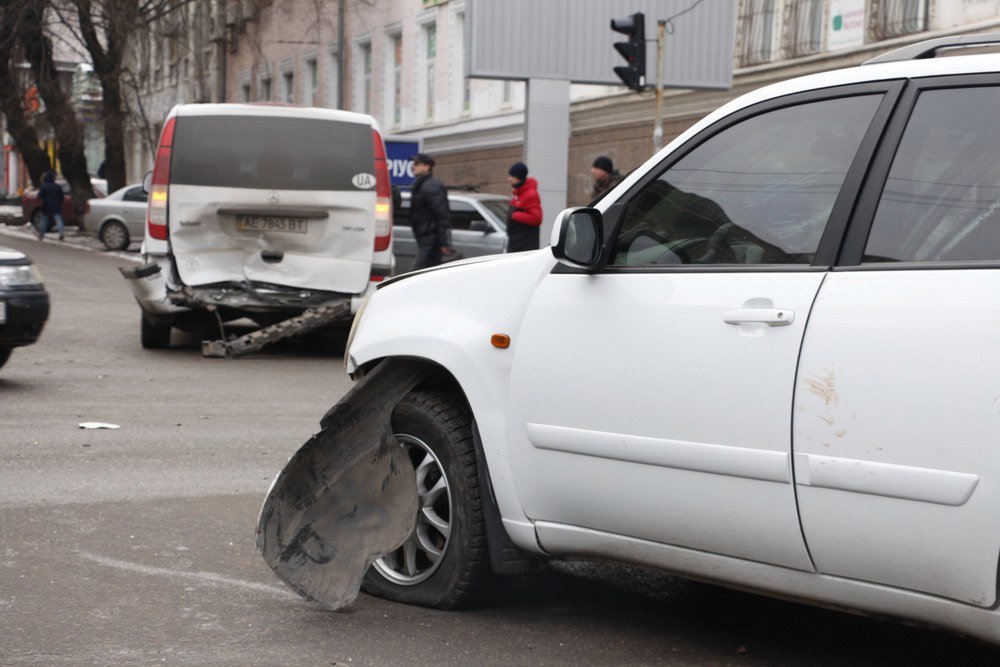 Авария на два квартала: по центру Днепра мчался трактор без тормозов (ВИДЕО, ФОТО) 5