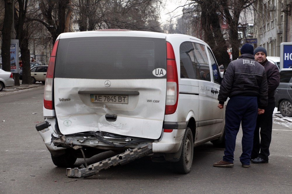 Авария на два квартала: по центру Днепра мчался трактор без тормозов (ВИДЕО, ФОТО) 8