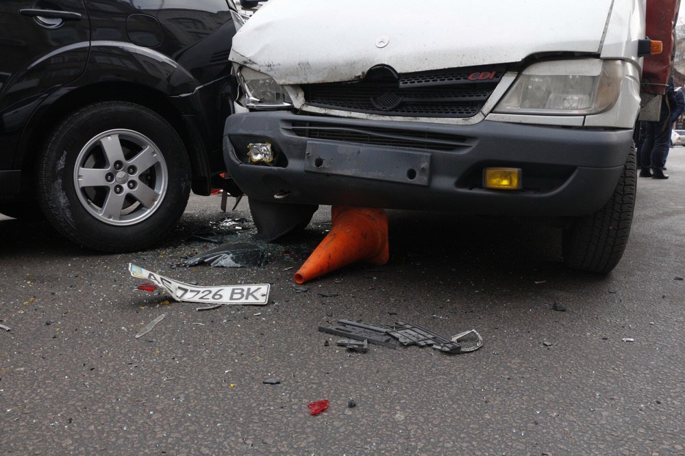 Авария на два квартала: по центру Днепра мчался трактор без тормозов (ВИДЕО, ФОТО) 9