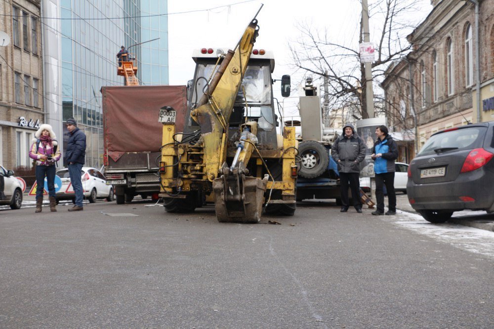 Авария на два квартала: по центру Днепра мчался трактор без тормозов (ВИДЕО, ФОТО) 11