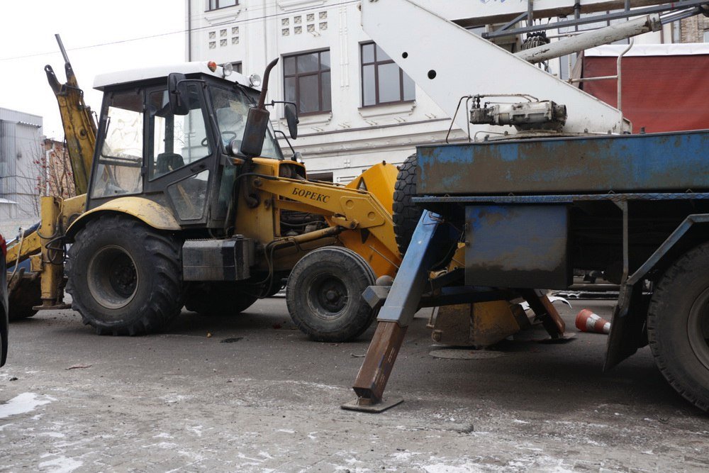 Авария на два квартала: по центру Днепра мчался трактор без тормозов (ВИДЕО, ФОТО) 16
