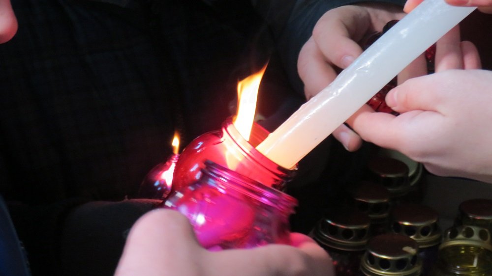 В Днепр привезли Свет мира из Вифлеема (ФОТО) 7