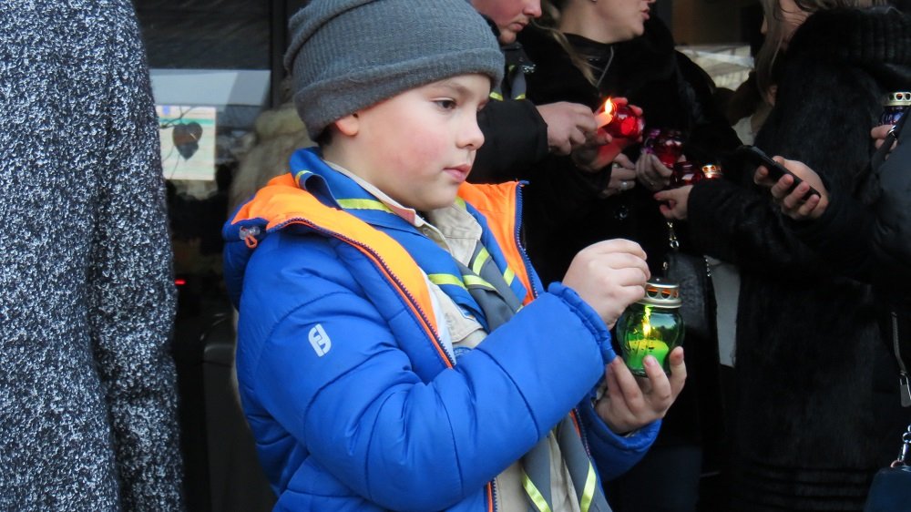 В Днепр привезли Свет мира из Вифлеема (ФОТО) 10