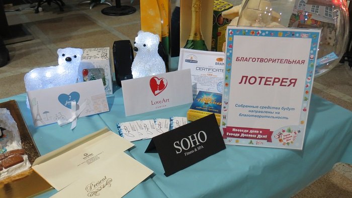 Город добрых дел: в Днепре провели праздничную благотворительную ярмарку 6