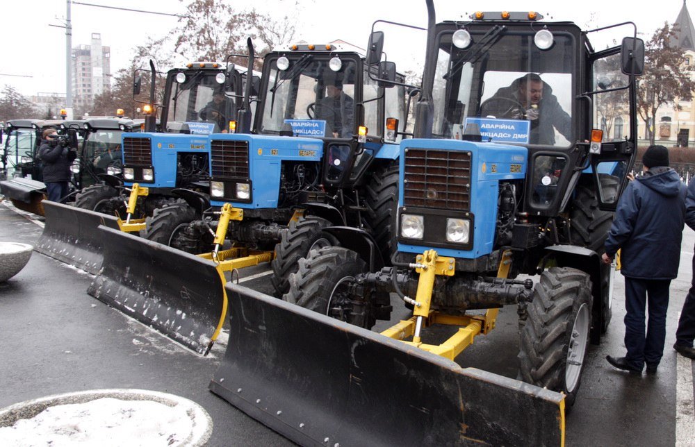 В Днепре показали новую технику для уборки тротуаров (ФОТО, ВИДЕО) 3