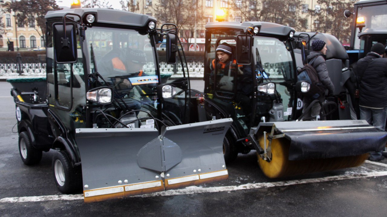 В Днепре показали новую технику для уборки тротуаров (ФОТО, ВИДЕО) 6