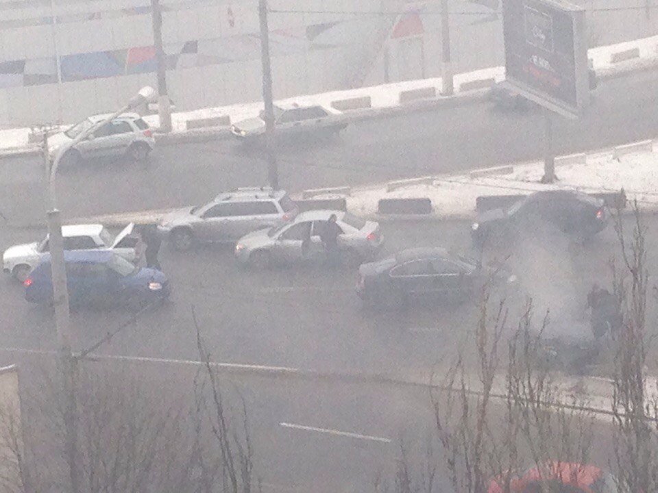 Серьезные ДТП на Слобожанском проспекте, в районе Нового моста и Нашей Правды: образовалась пробка (ФОТО) 3