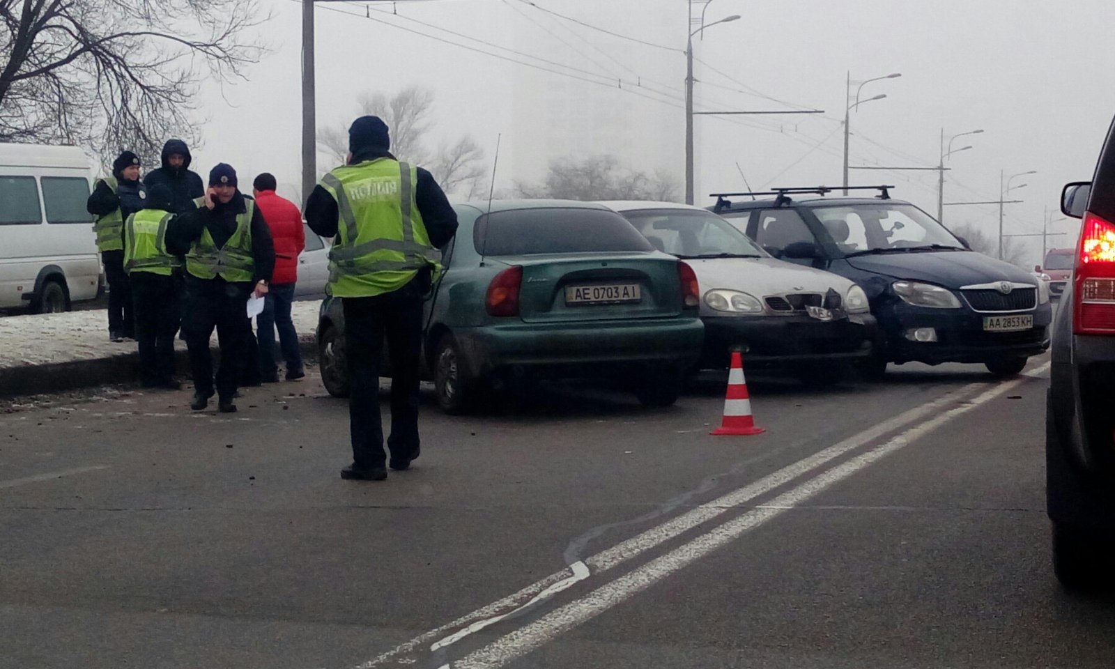 Серьезные ДТП на Слобожанском проспекте, в районе Нового моста и Нашей Правды: образовалась пробка (ФОТО) 10