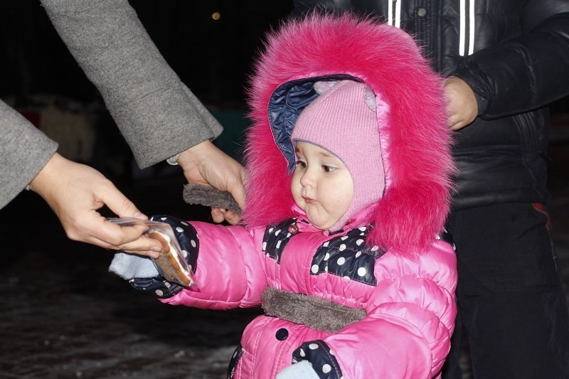 В парке Шевченко открылась новогодняя ёлка: как это было (ФОТО) 10