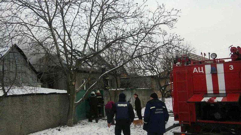 В Днепре горел жилой дом: внутри были дети (ФОТО) 2