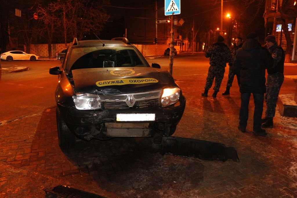 Полиция против Охраны: новое ДТП с участием патрульных (ФОТО) 3