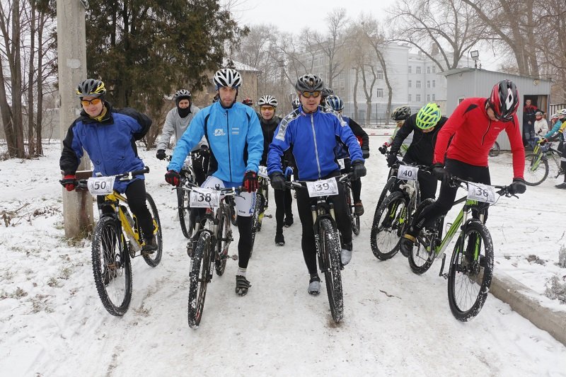 Снег не помеха: в Днепре прошли соревнования по велокроссу (ФОТО) 4
