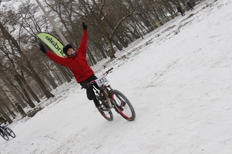 Снег не помеха: в Днепре прошли соревнования по велокроссу (ФОТО) 15