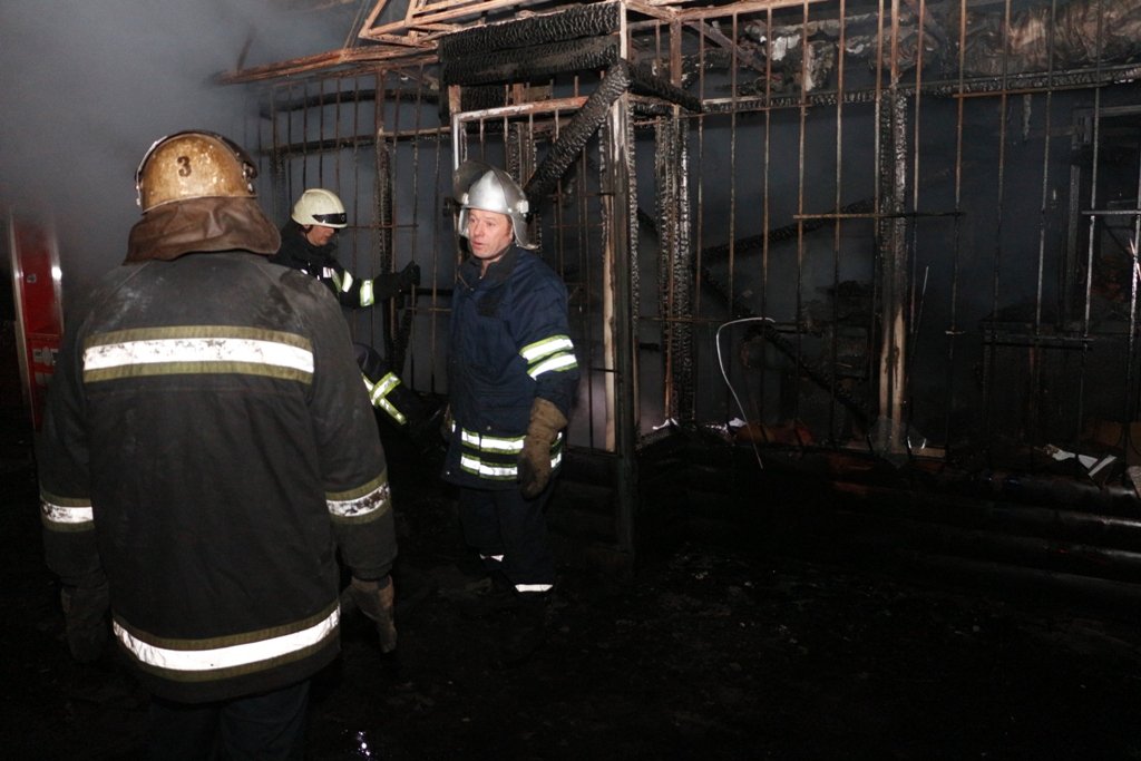 Ночной пожар на Воронцова: горели сразу три киоска (ФОТО) 7