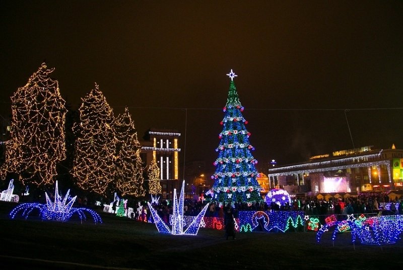 Полная программа новогодних гуляний в центре Днепра 1