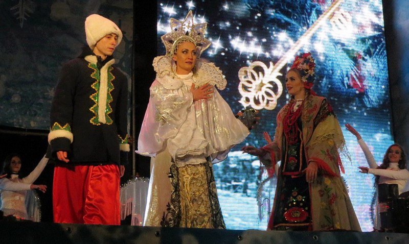 В парке Глобы открылась уникальная елка (ФОТО) 4