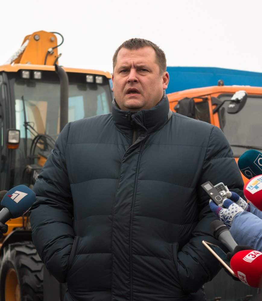 В Днепре показали новую коммунальную технику специального назначения (ФОТО) 15