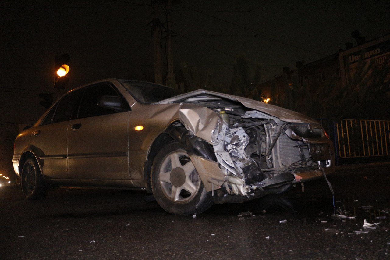 Стихийная точка продажи елок стала причиной ДТП (ФОТО) 1