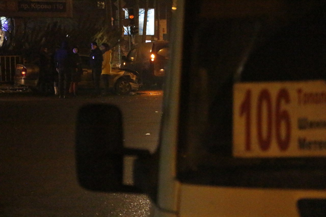 Стихийная точка продажи елок стала причиной ДТП (ФОТО) 5