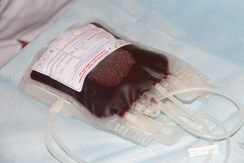 Что случилось сегодня в больнице Мечникова: люди выстроились в очередь (ФОТО) 12