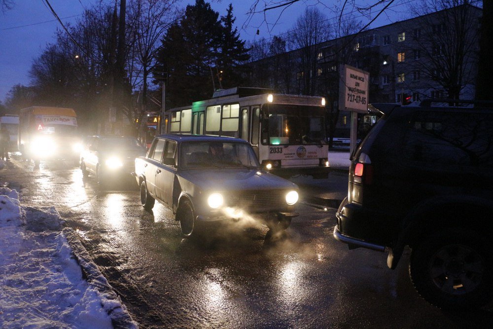 Авария на Гагарина: Kia, Skoda и Range Rover заблокировали часть проспекта (ВИДЕО, ФОТО) 9