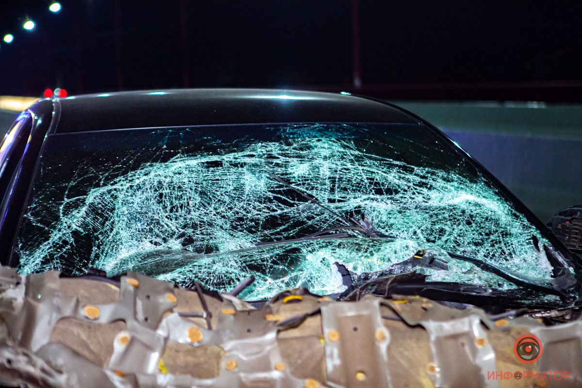 Автомобиль существенно поврежден Автомобиль существенно поврежден