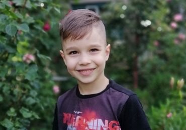 Мальчик страдает от диабета Мальчик страдает от диабета