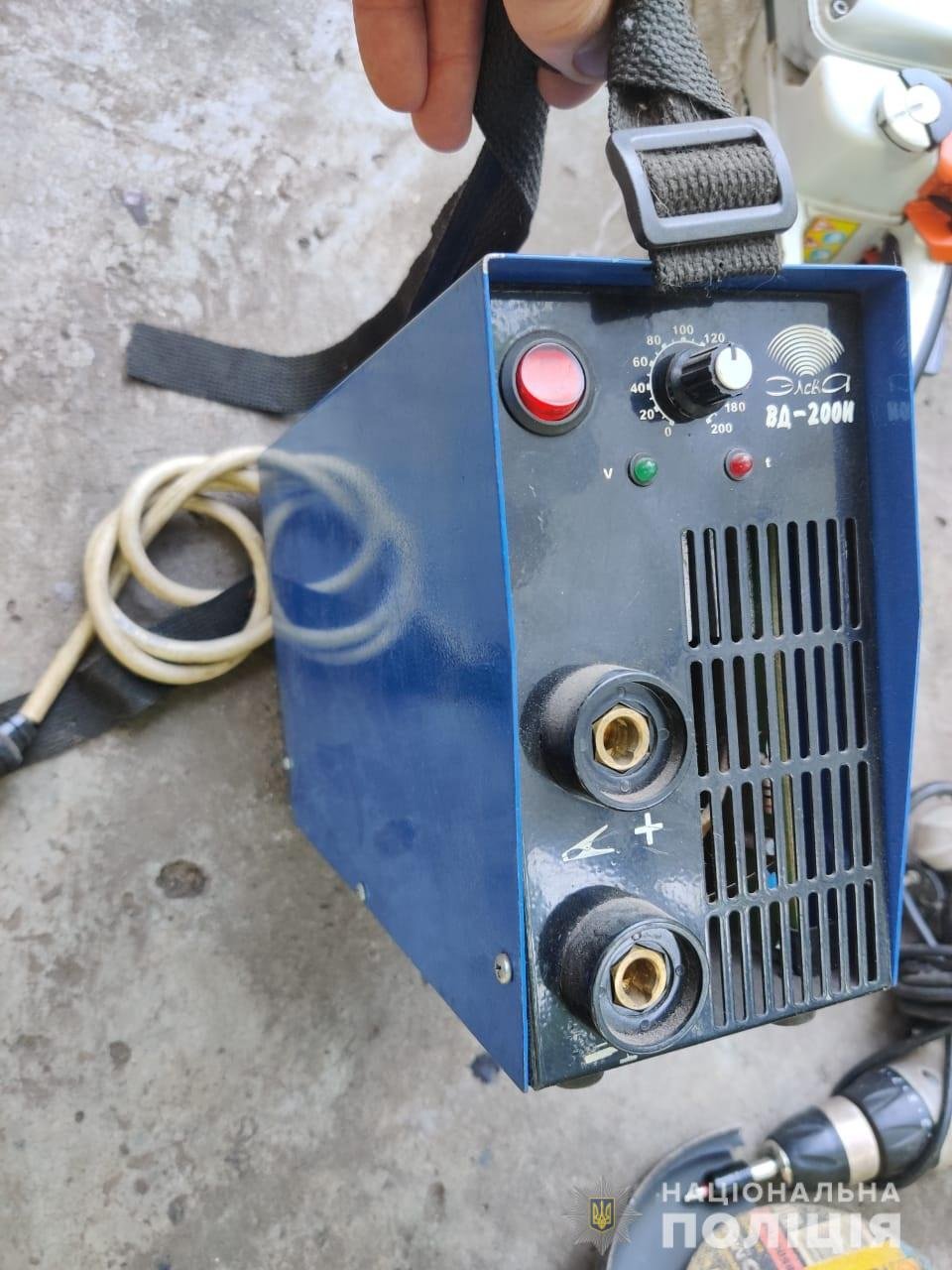 Злоумышленники украли электрооборудование и деньги