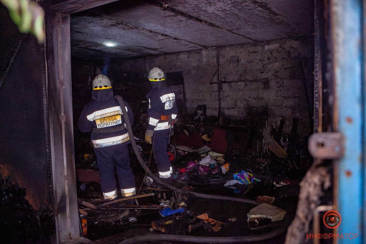 На борьбу с огнем у спасателей ушло около получаса