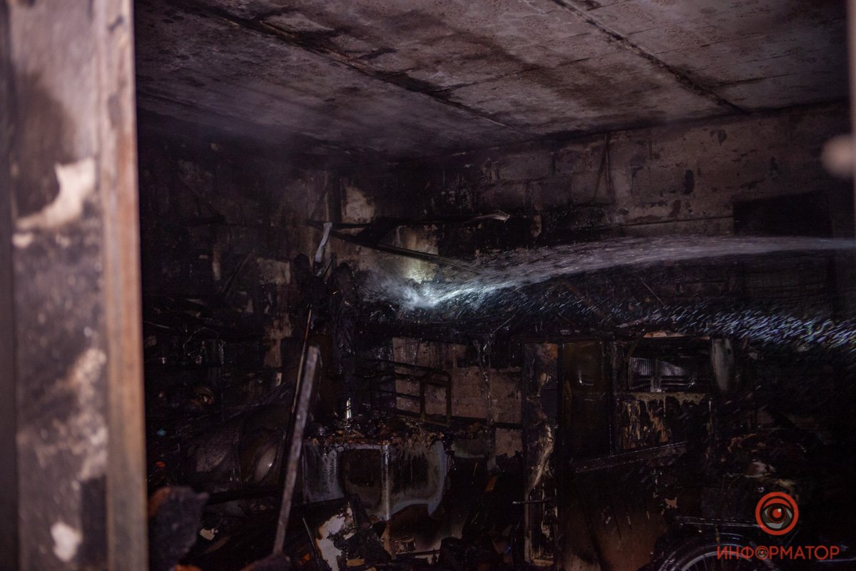 На месте работали две бригады 18-й пожарно-спасательной части