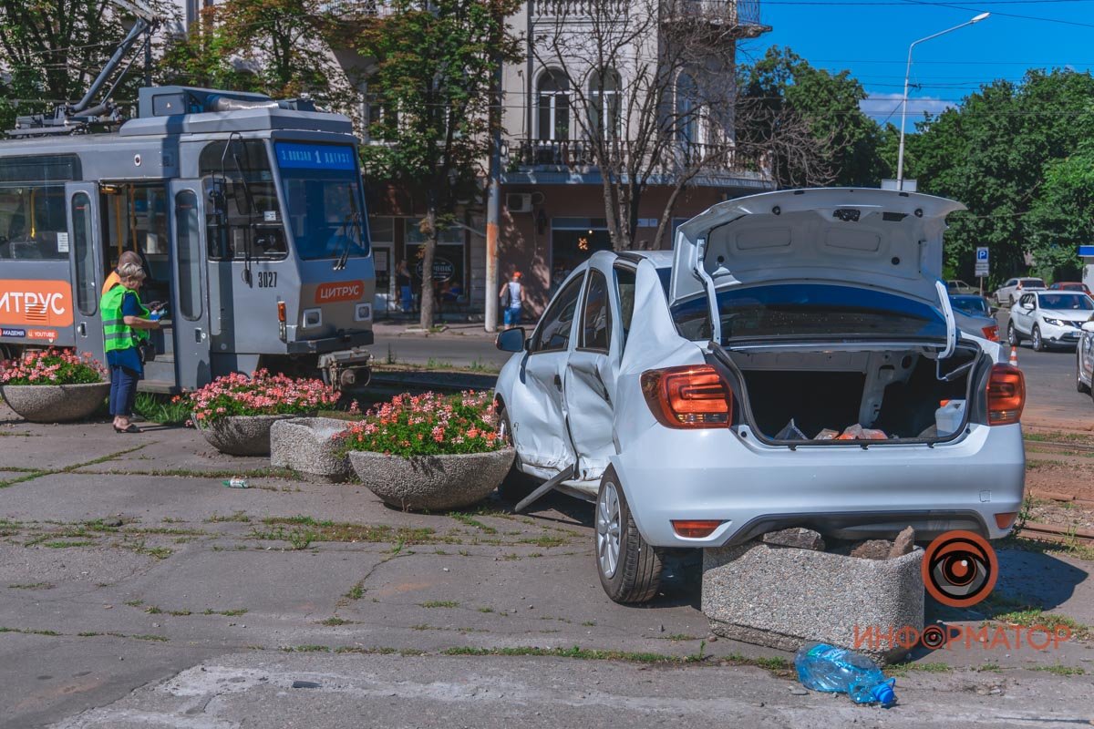 Проезд по Яворницкого не затруднен Проезд по Яворницкого не затруднен