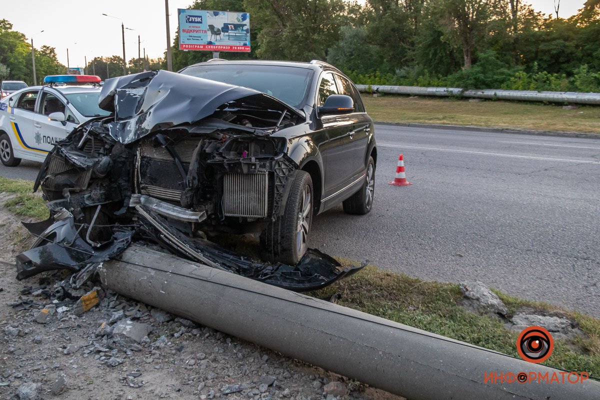 Автомобиль существенно поврежден Автомобиль существенно поврежден