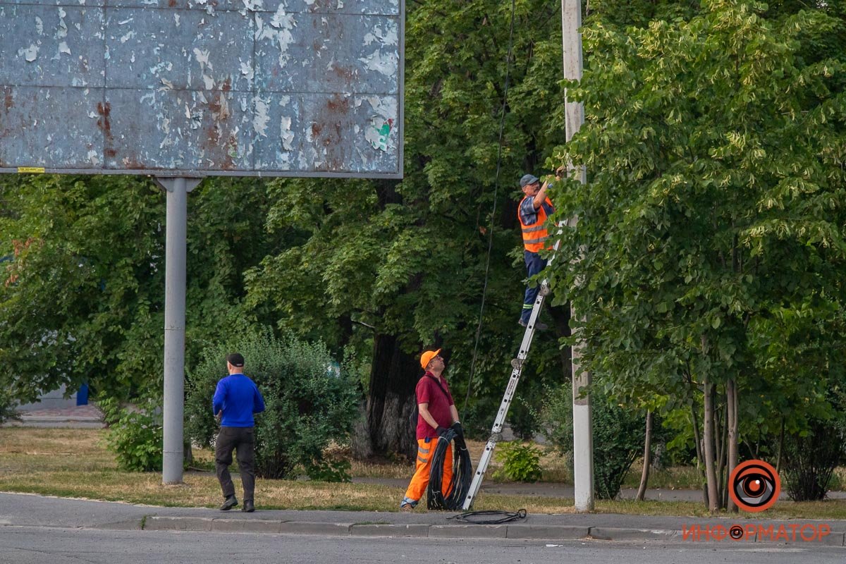 На месте работали коммунальщики На месте работали коммунальщики