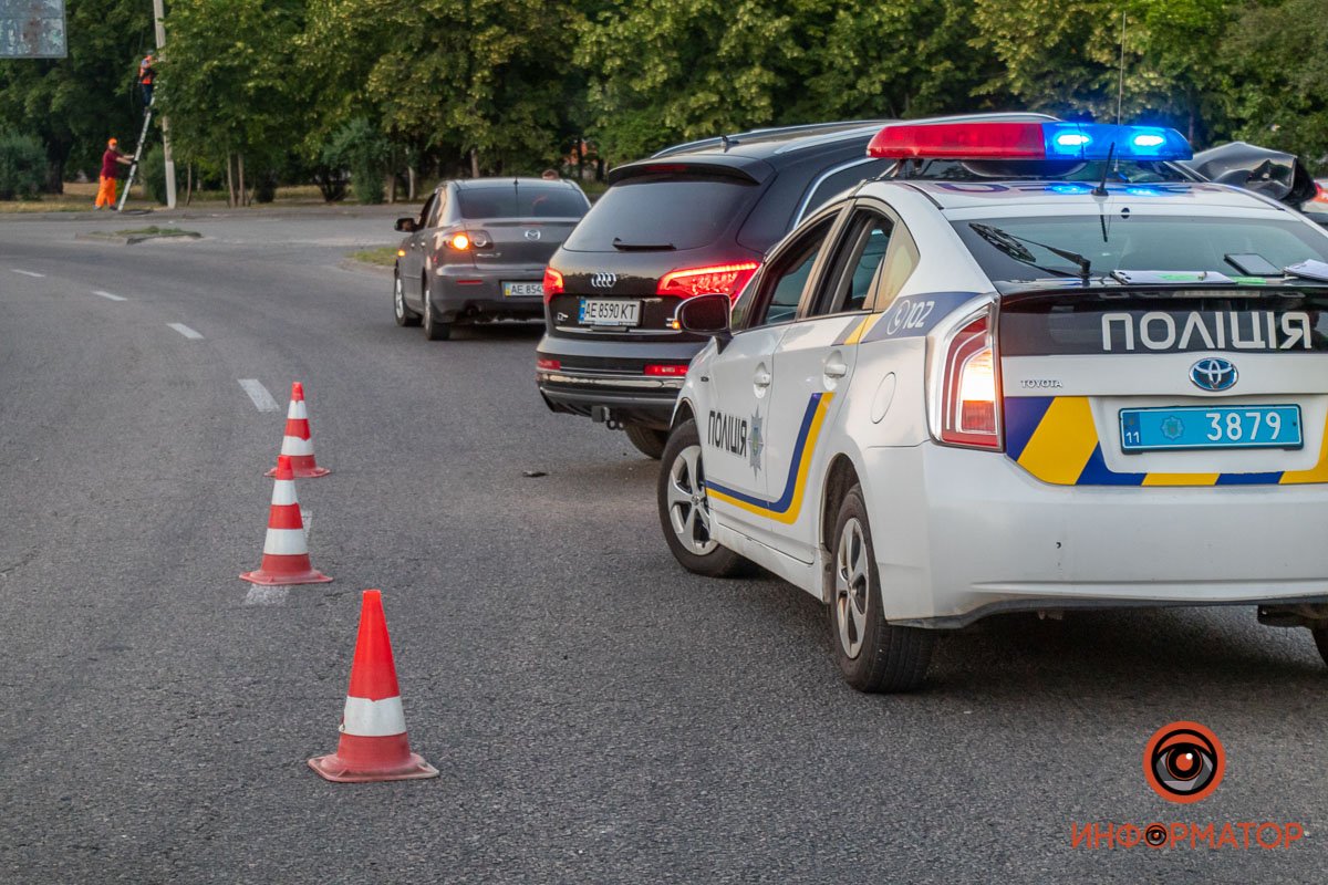 Водитель бросил машину Водитель бросил машину