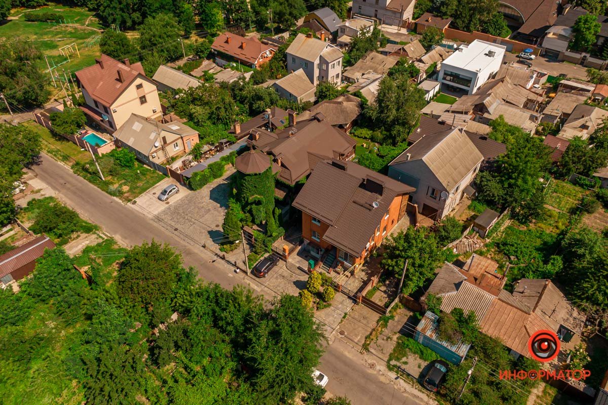 Немного зелени вам в ленту: как выглядит улица Драгоманова в Днепре в летний день 8