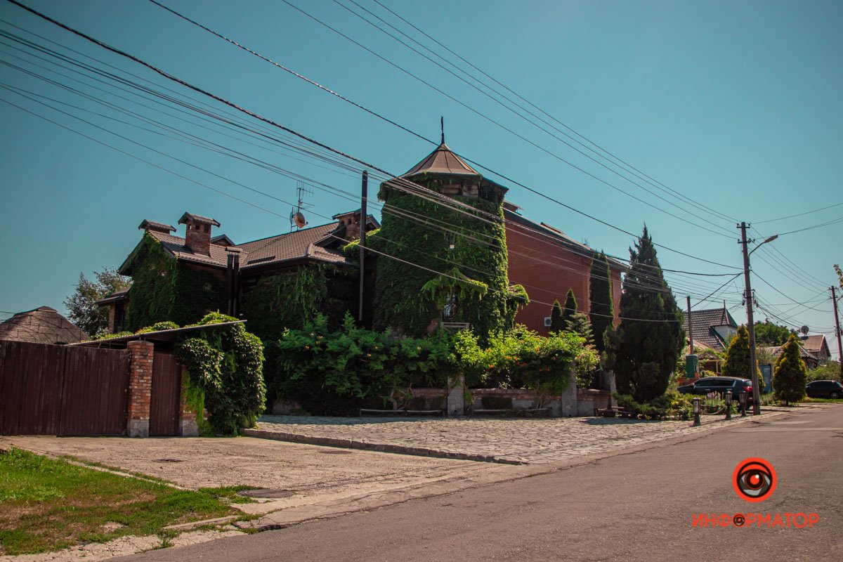 Немного зелени вам в ленту: как выглядит улица Драгоманова в Днепре в летний день 12