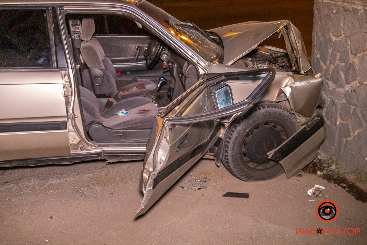 На место прибыли правоохранители и медики На место прибыли правоохранители и медики