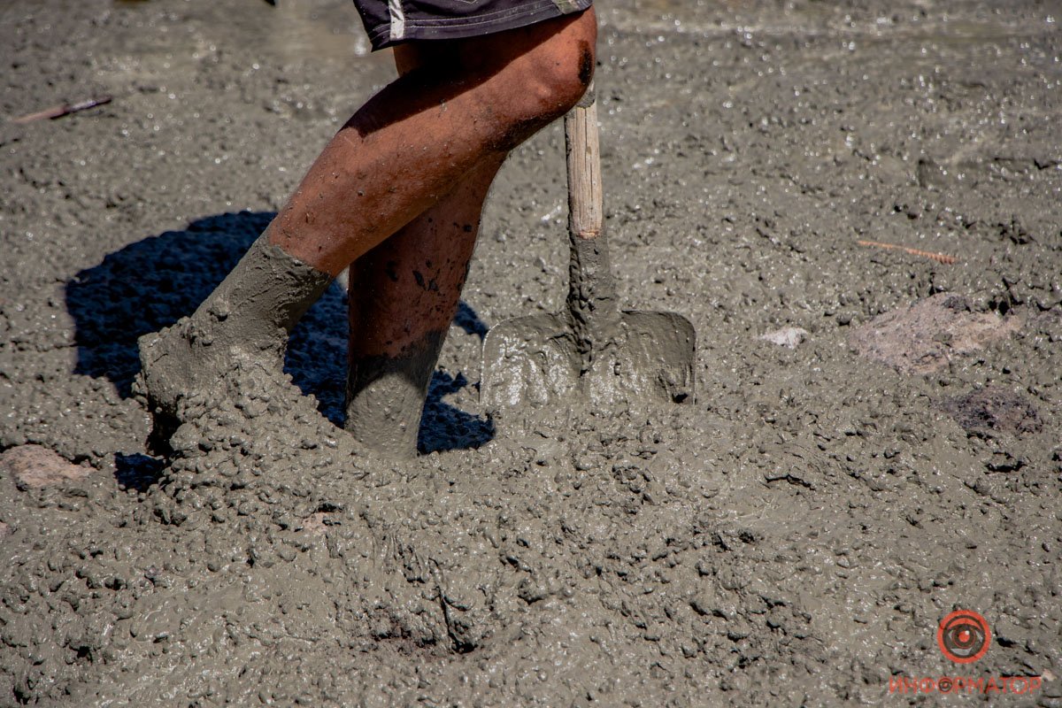 Как обычно поступает тот, кто что-то очень сильно просит, но ничего не получает в ответ? Правильно, делает все своими руками. Как обычно поступает тот, кто что-то очень сильно просит, но ничего не получает в ответ? Правильно, делает все своими руками.