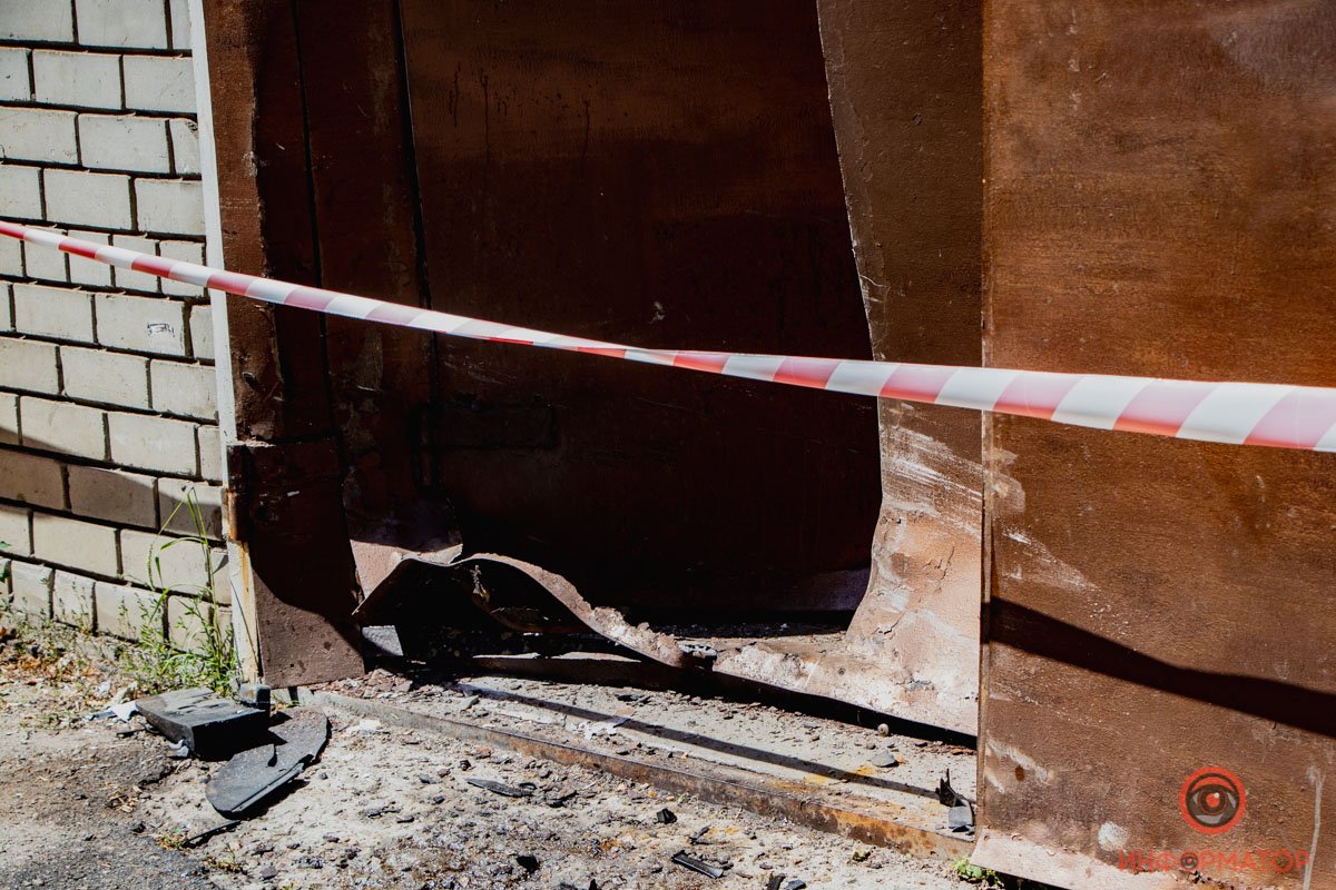 В конечном итоге автомобиль врезался в гараж В конечном итоге автомобиль врезался в гараж